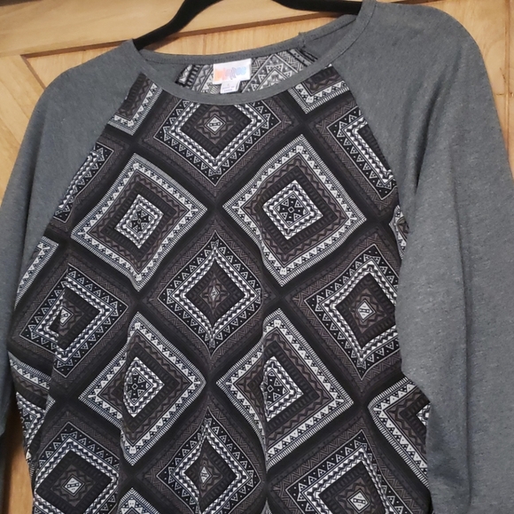 Lularoe Randy Baseball Tee - Picture 4 of 4